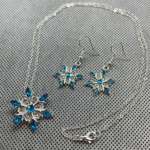 Snowflake necklace and earring set